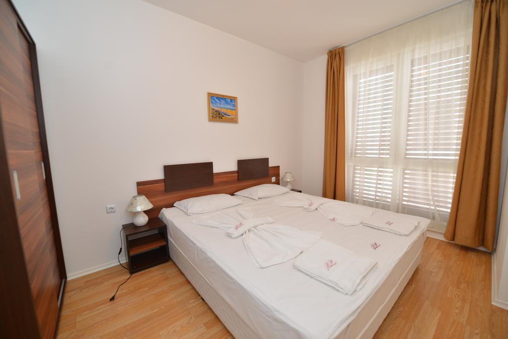 Romance Marine Aparthotel Солнечный берег Экстерьер фото