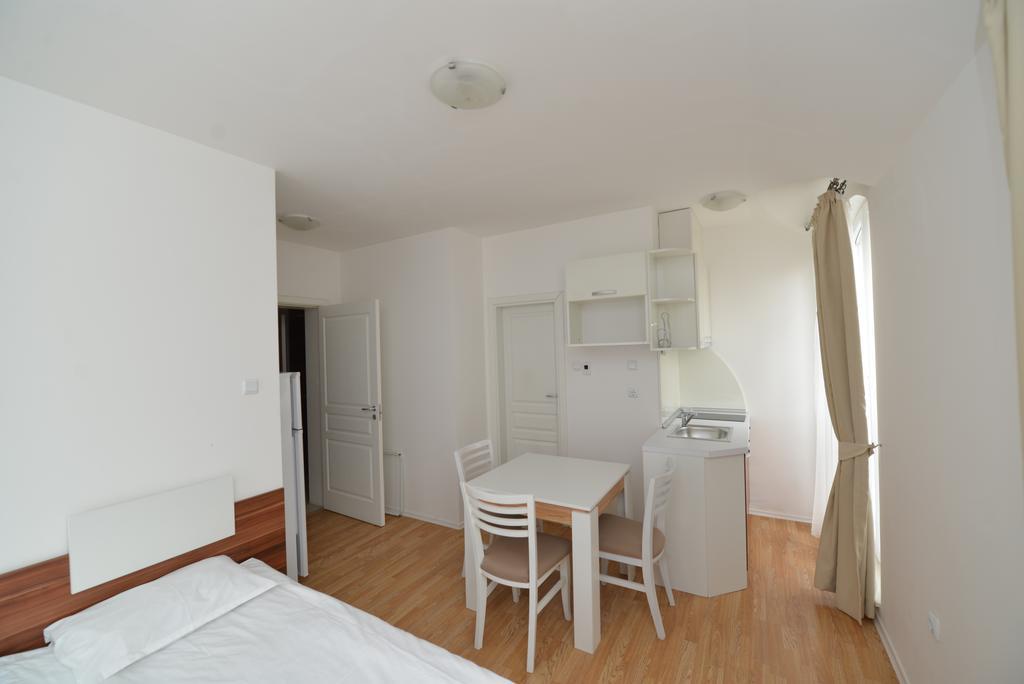 Romance Marine Aparthotel Солнечный берег Экстерьер фото